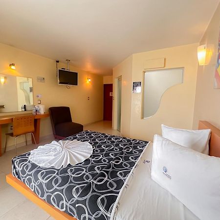Auto Hotel Mediterraneo คาลาปา ภายนอก รูปภาพ