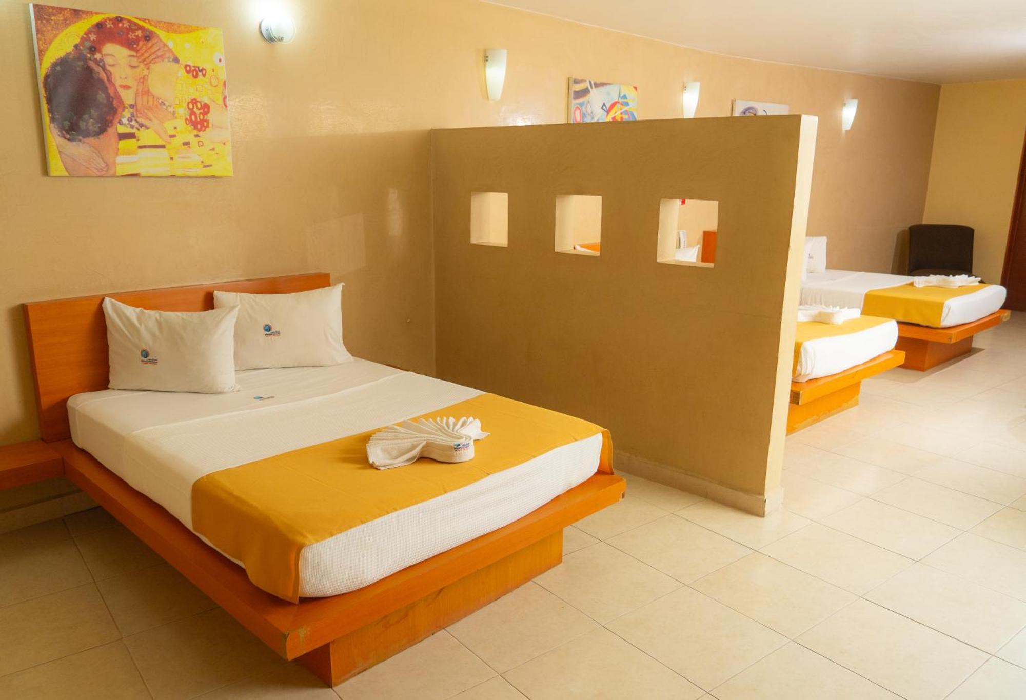 Auto Hotel Mediterraneo คาลาปา ภายนอก รูปภาพ