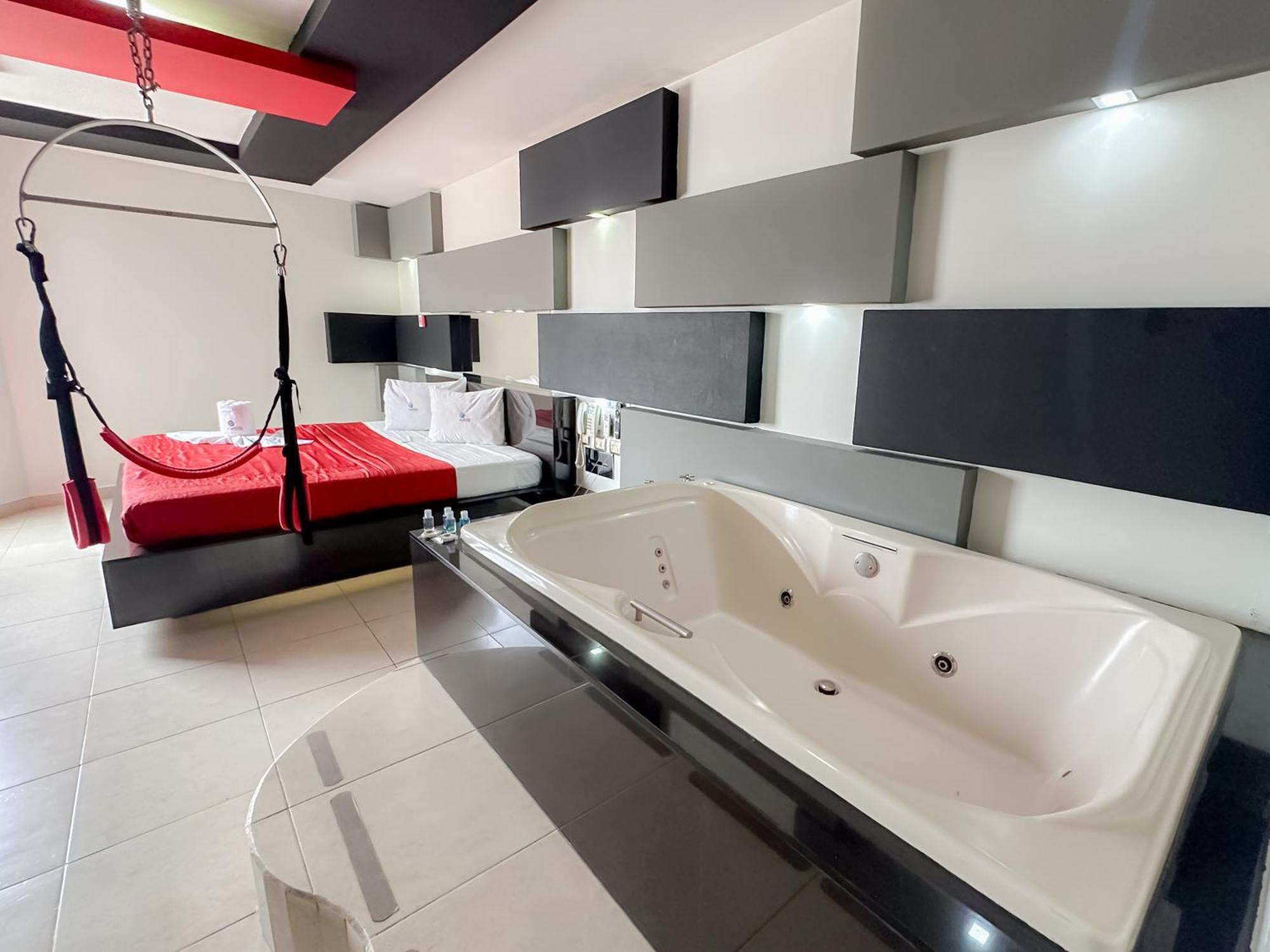 Auto Hotel Mediterraneo คาลาปา ภายนอก รูปภาพ