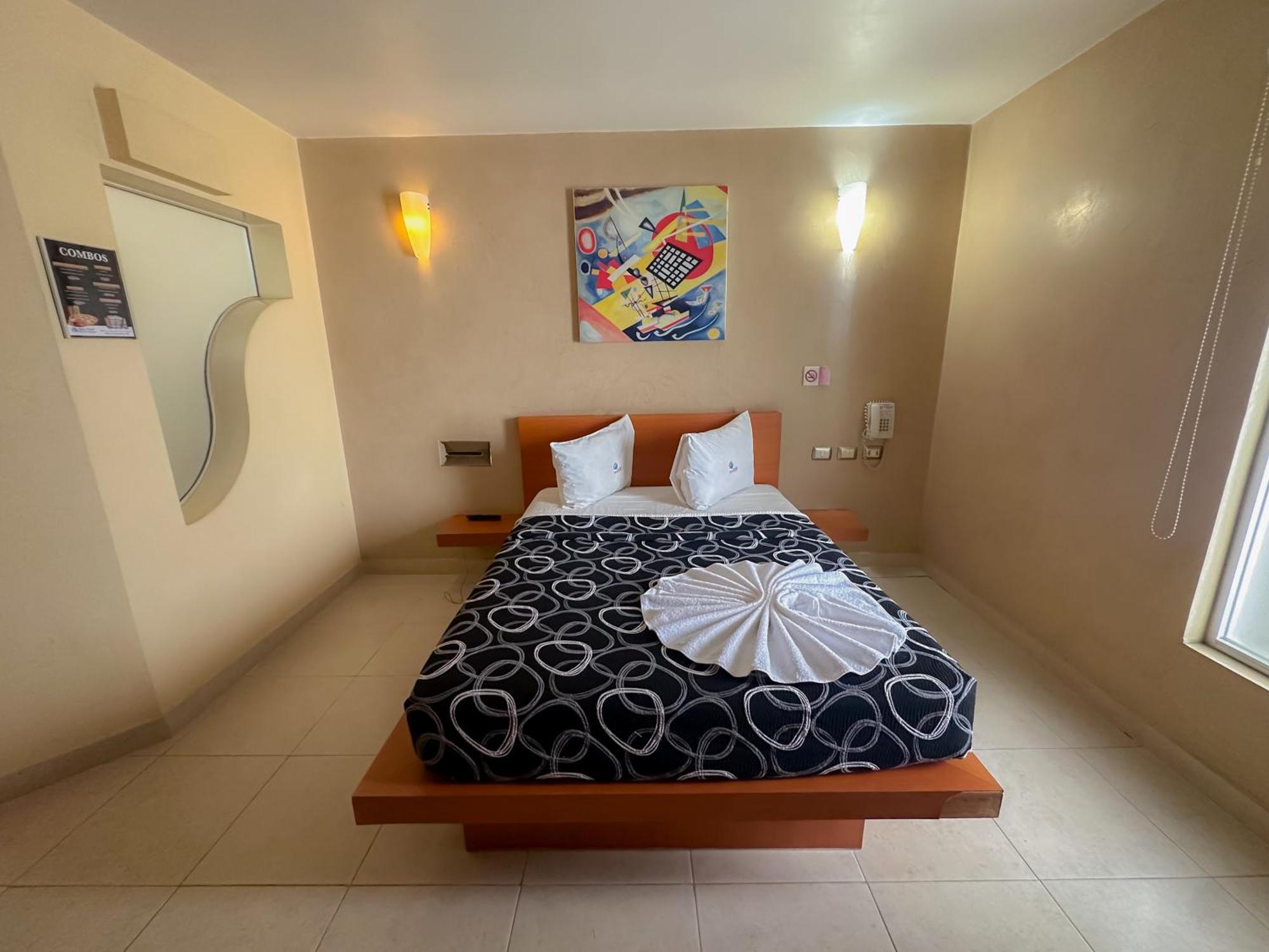 Auto Hotel Mediterraneo คาลาปา ภายนอก รูปภาพ