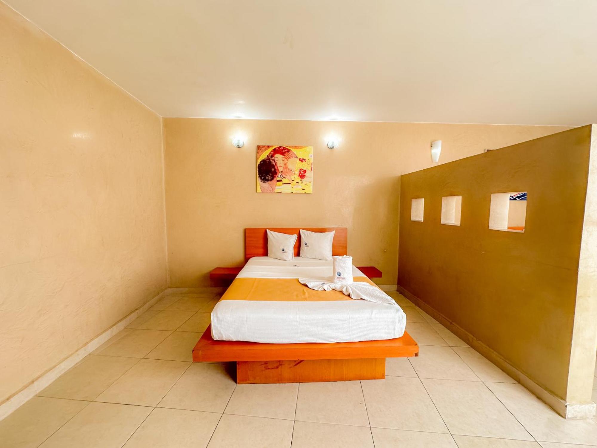 Auto Hotel Mediterraneo คาลาปา ภายนอก รูปภาพ